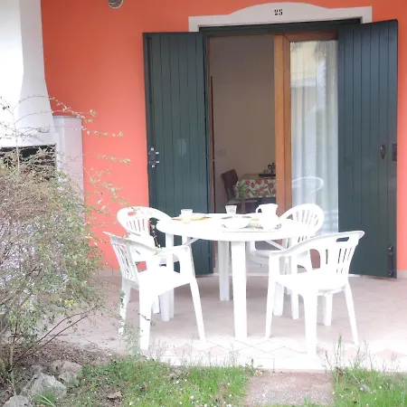 Villaggio Leopardi 公寓 比比翁